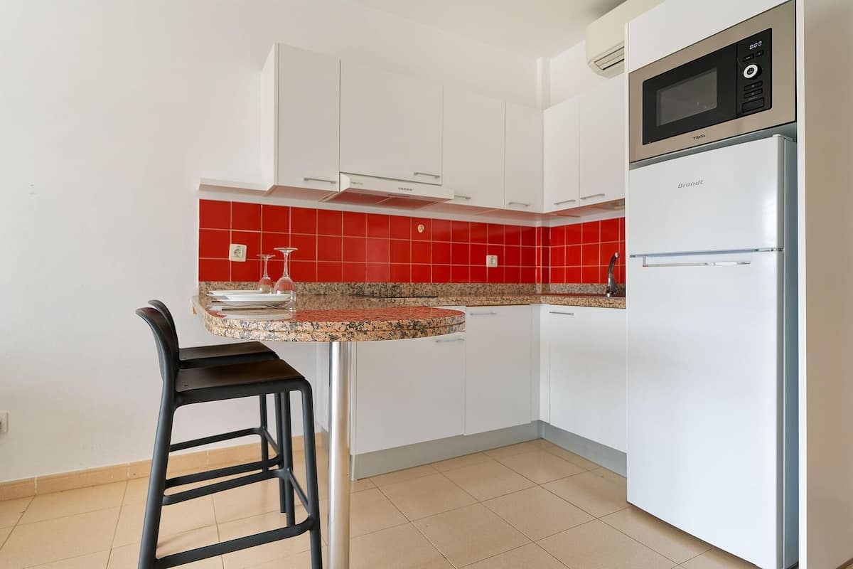 premium bedding, free rollaway beds, free wifi, bed sheets