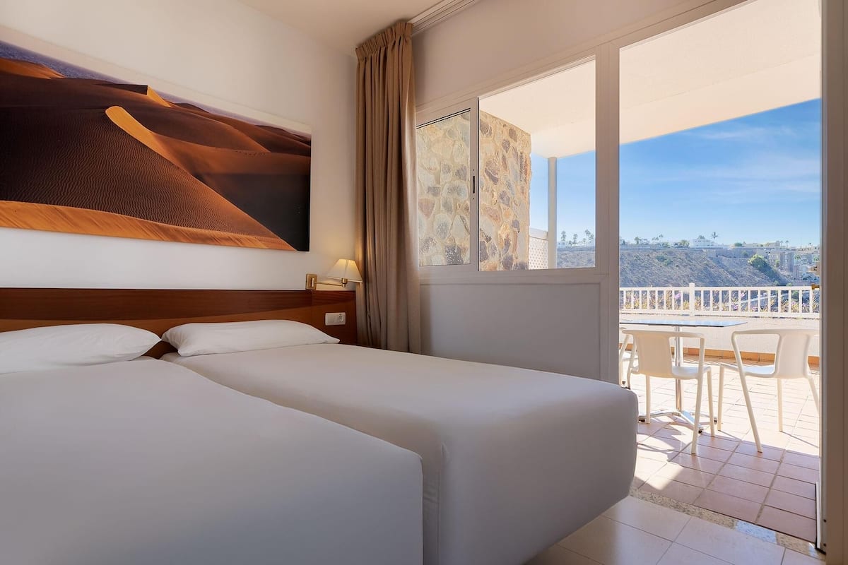 Premium bedding, free rollaway beds, free WiFi, bed sheets