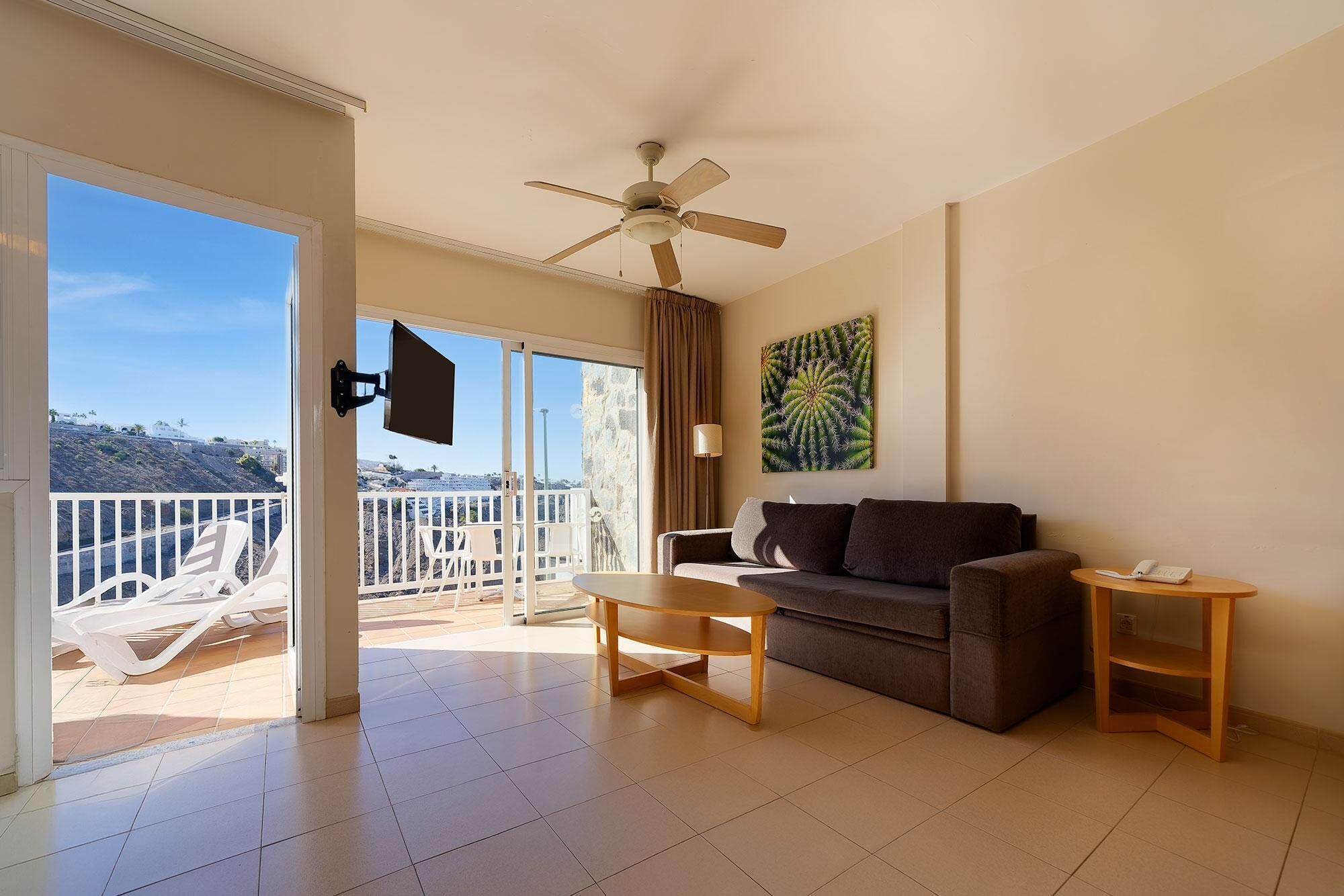 Premium bedding, free rollaway beds, free WiFi, bed sheets