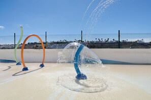 Outdoor pool, open 11:00 AM to 6:00 PM, pool umbrellas, pool loungers - Servatur Altamadores (Mogan)