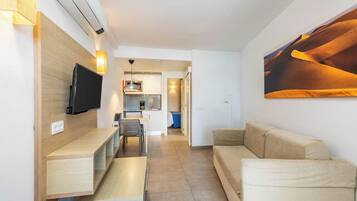 TV connectée de 32 pouces avec chaßnes par satellite