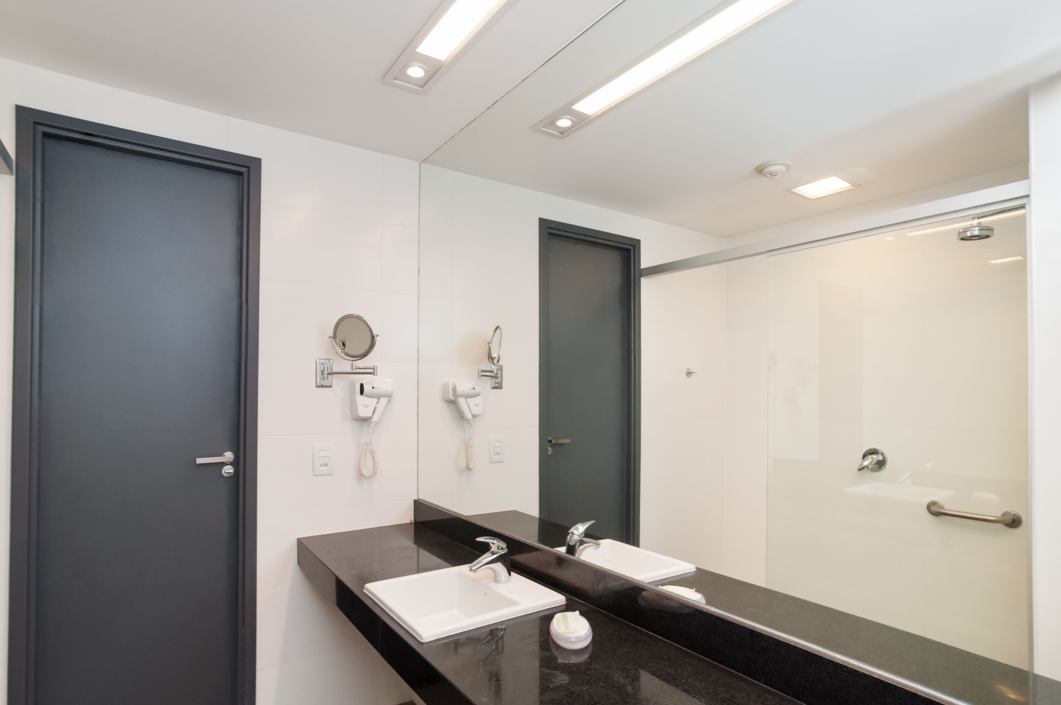 standard double room | bathroom sink