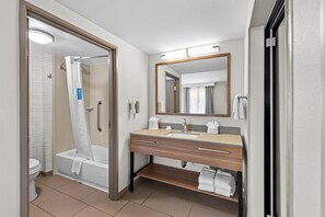 Kostenlose Toilettenartikel, Handtücher