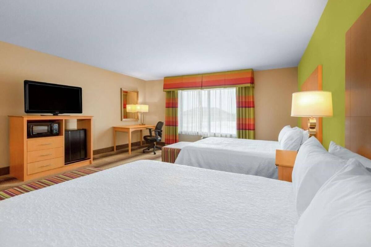 Premium bedding, free cots/infant beds, rollaway beds, free WiFi