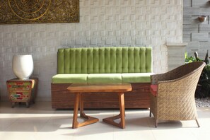 Lobby sitting area - Putri Ayu Cottages (Ubud)