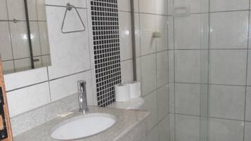 Standard Room | Bathroom | Shower, rainfall showerhead, towels