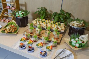 Food and drink - 1O1 URBAN Jakarta Kelapa Gading (Jakarta)