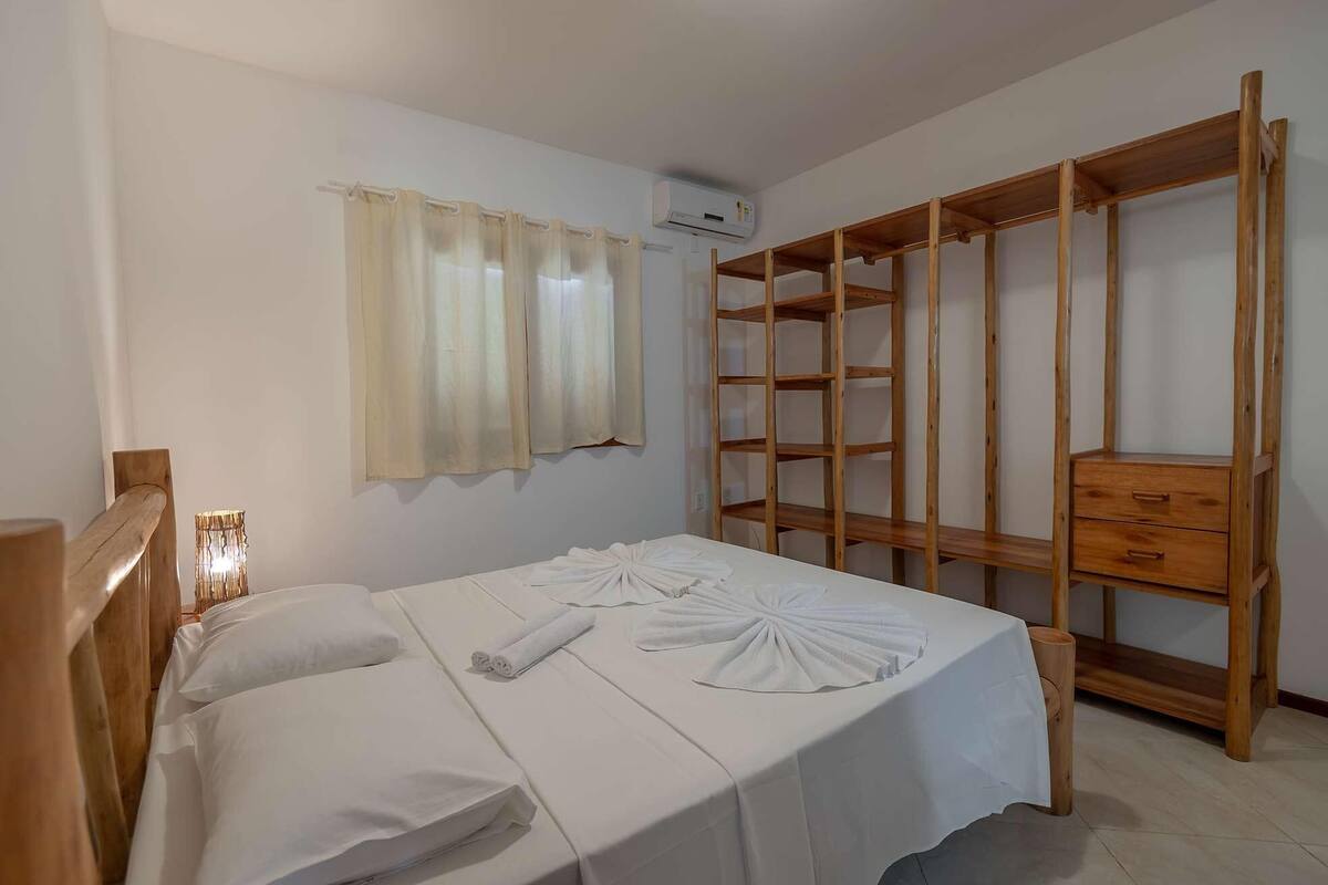 1 bedroom, desk, soundproofing, iron/ironing board (on request)