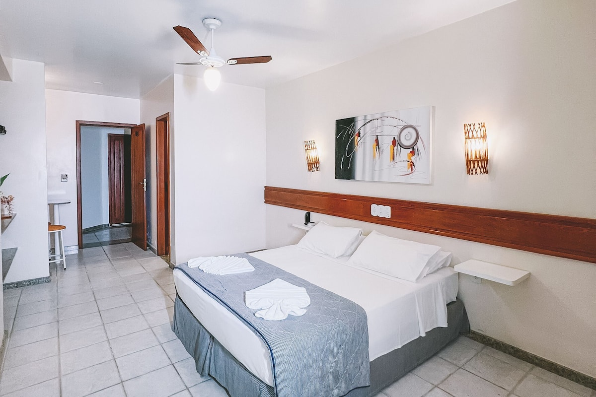 Deluxe Twin kamer | Een minibar, een kluis op de kamer, verduisterende gordijnen