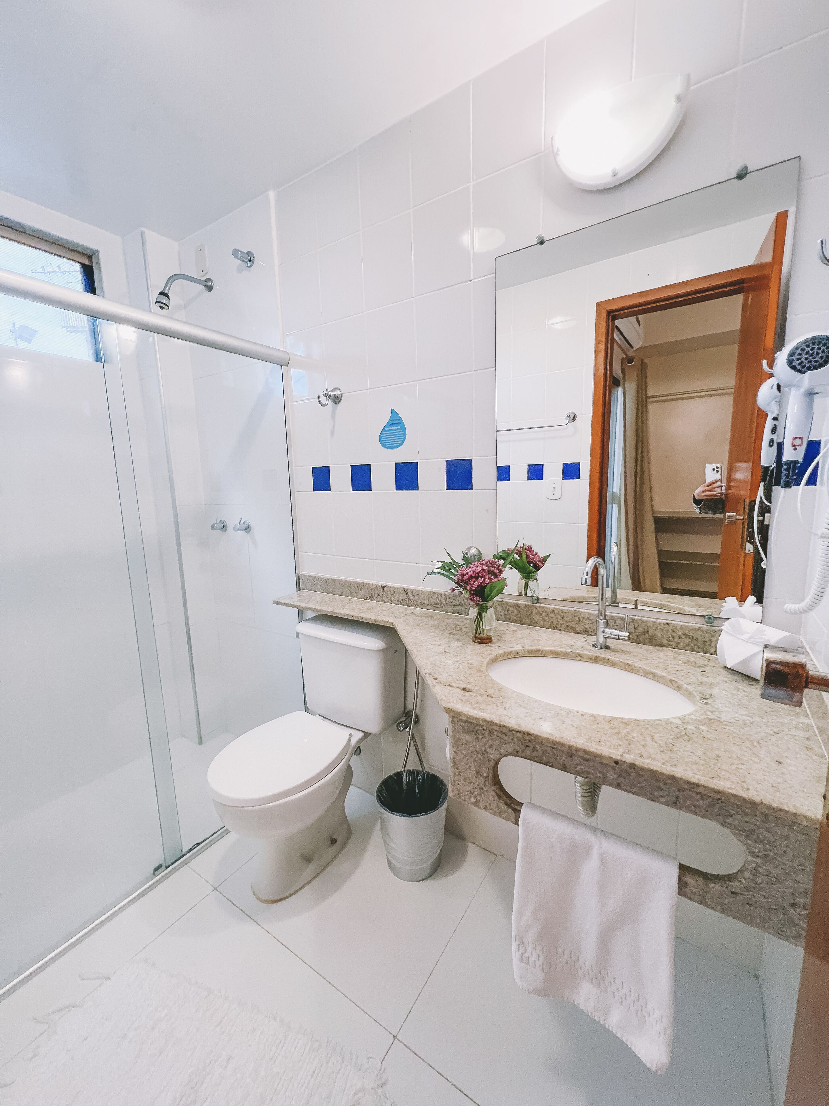 shower, free toiletries, towels