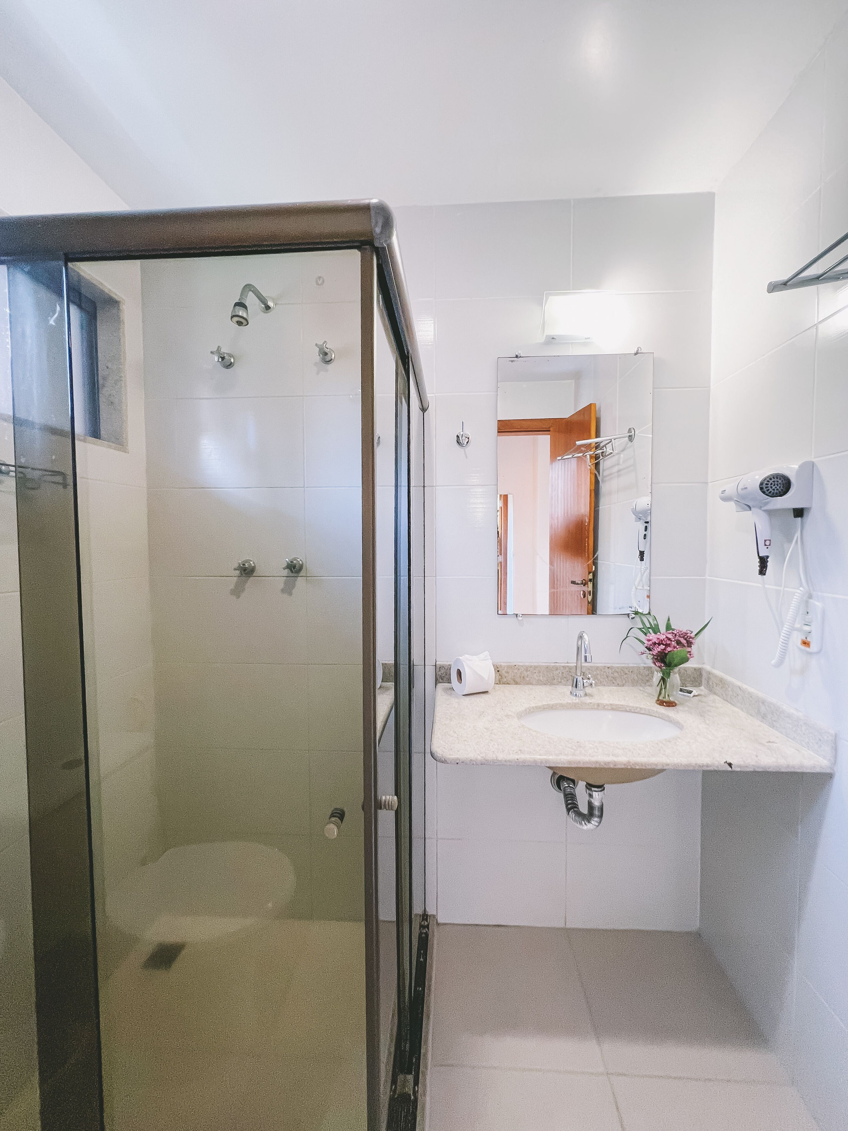 shower, free toiletries, towels