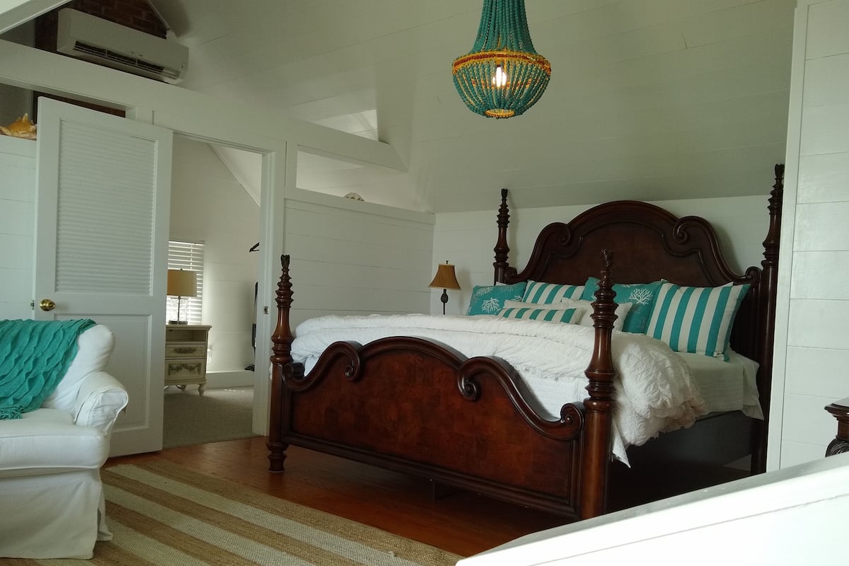 Luxury Suite, Multiple Beds, Refrigerator, Ocean View