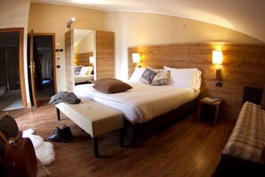 Triple Room | Hypo-allergenic bedding, minibar, in-room safe, blackout drapes - Hotel Nevada (Bormio)