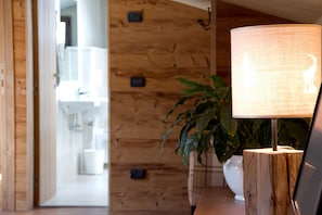 Suite | Allergikerbettwaren, Minibar, Zimmersafe, Verdunkelungsvorhänge