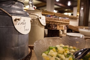 Daily buffet breakfast for a fee - Hotel Nevada (Bormio)
