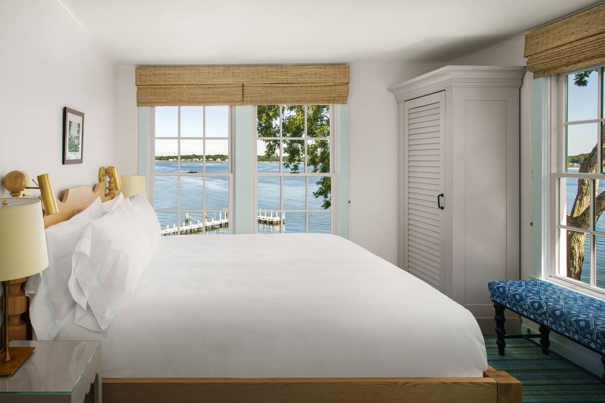 Premium bedding, iron/ironing board, WiFi (free), individually furnished