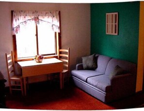 Télévision à écran plat de 32 pouces avec chaînes par satellite