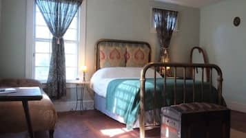 Individually decorated, individually furnished, desk, laptop workspace