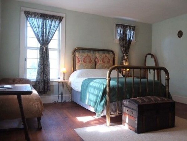 Individually decorated, individually furnished, desk, laptop workspace