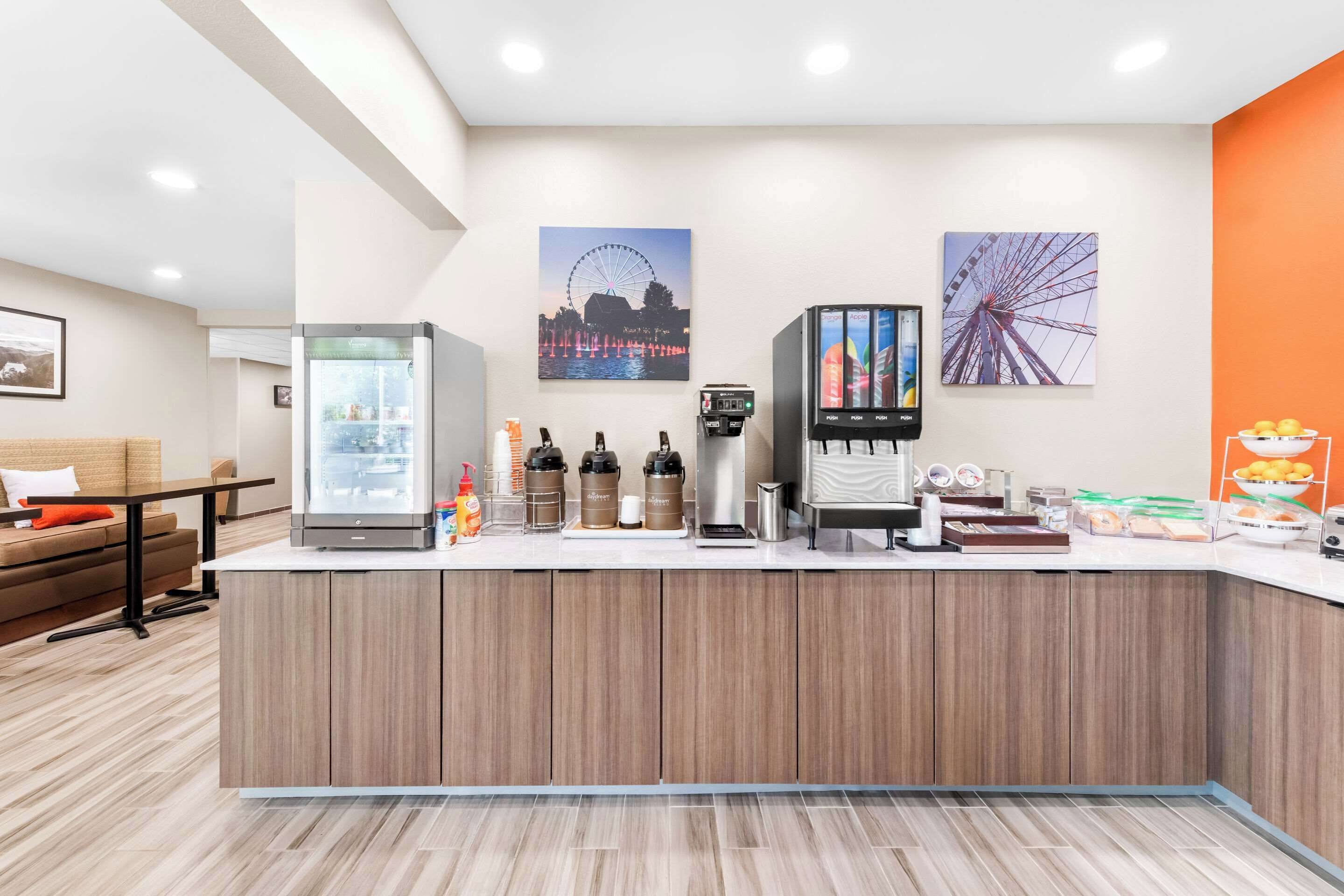 Free daily continental breakfast