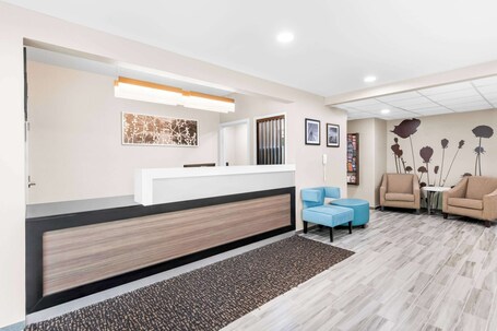 Sleep Inn Suites Pigeon Forge Downtown - Image 4