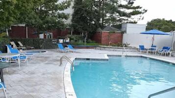 Kolam renang terbuka