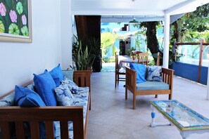 14-inch LED TV with cable channels, TV - Porto Bahia Hotel (Porto Seguro)