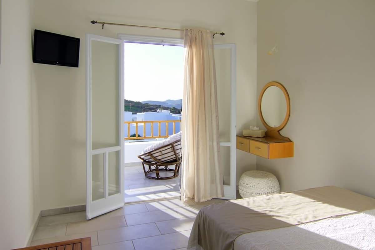 standard room, sea view | egyptian cotton sheets, memory-foam beds, in-room safe