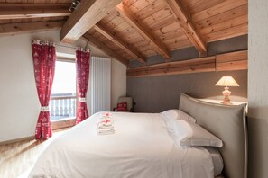 Comfort villa, 2 slaapkamers, 2 badkamers, aan tuin | Donsdekens, individueel gedecoreerd, individueel gemeubileerd