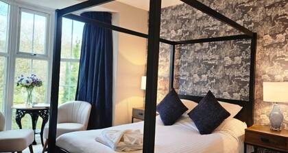 The Abbey Inn