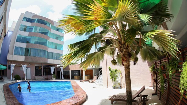 Outdoor pool - Beira Mar Hotel (Aracaju)