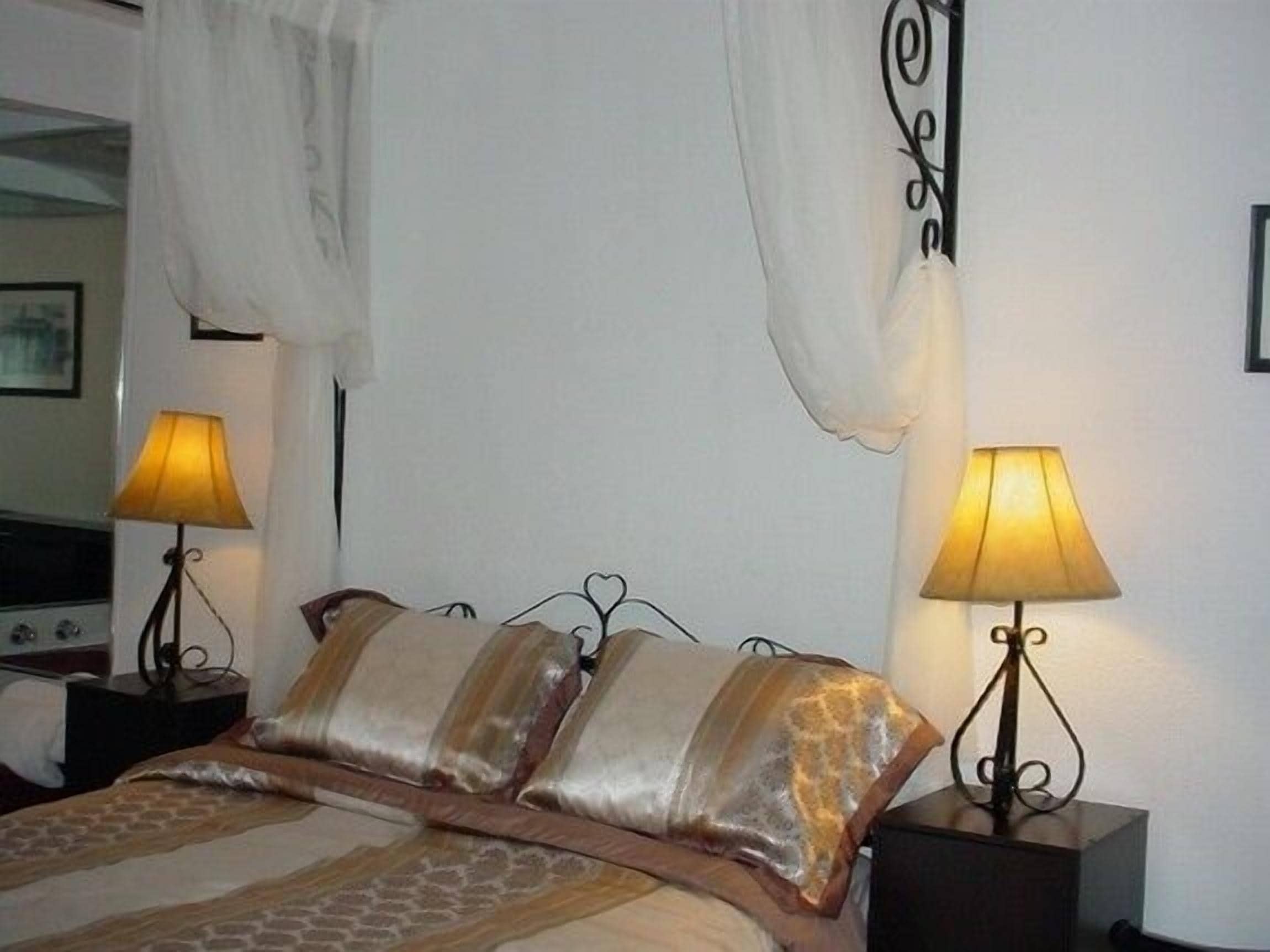 Blackout drapes, iron/ironing board, free WiFi, bed sheets