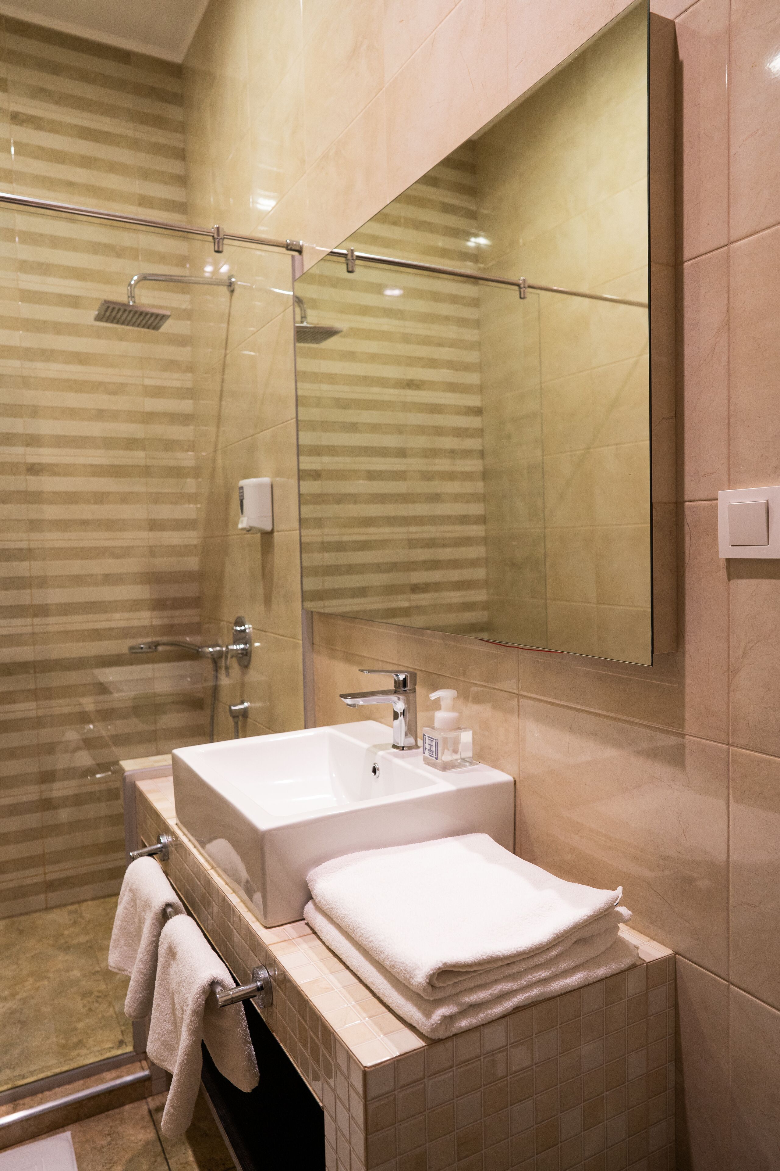 Deluxe Room | Bathroom
