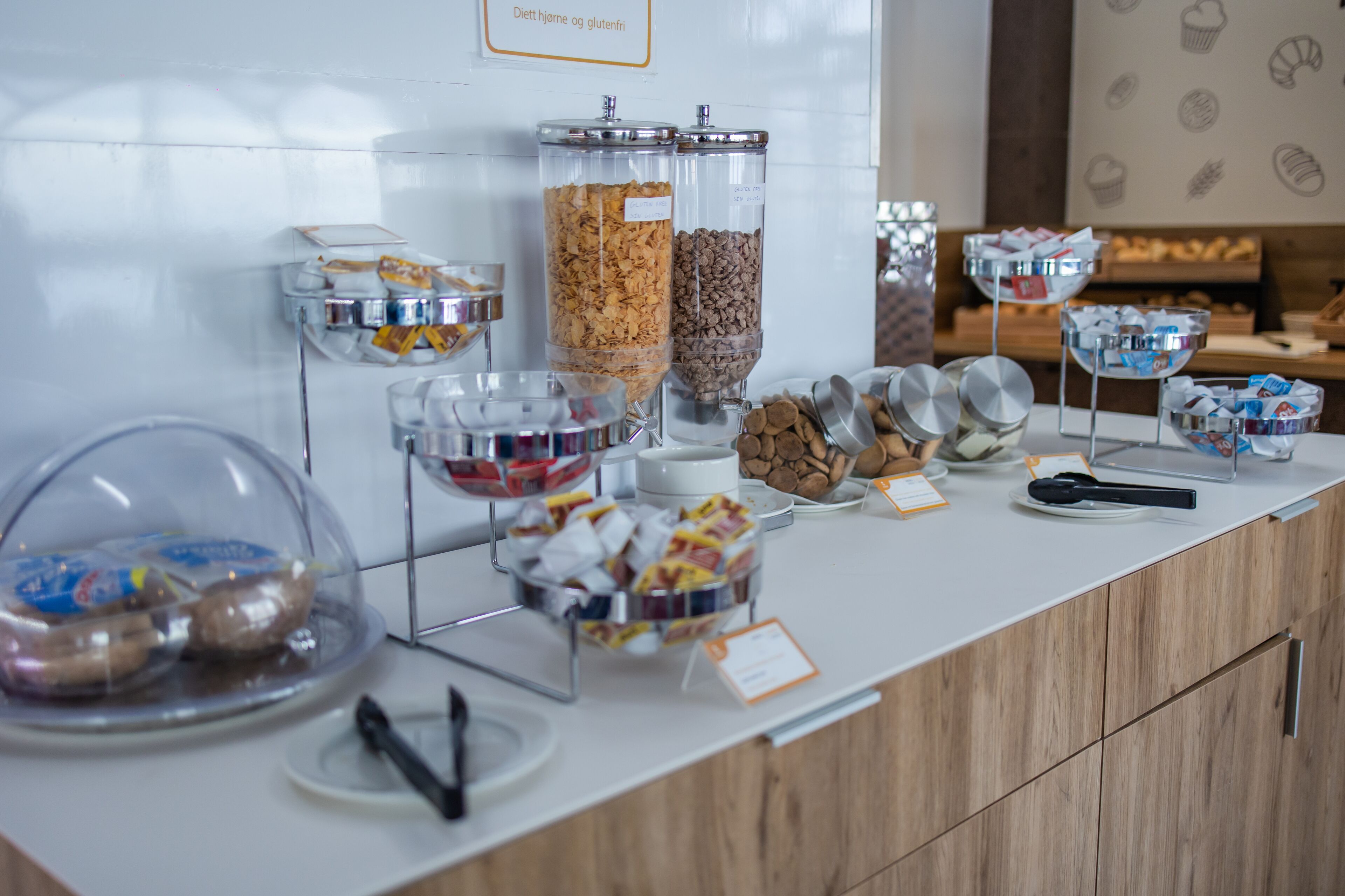 daily buffet breakfast (eur 13 per person)