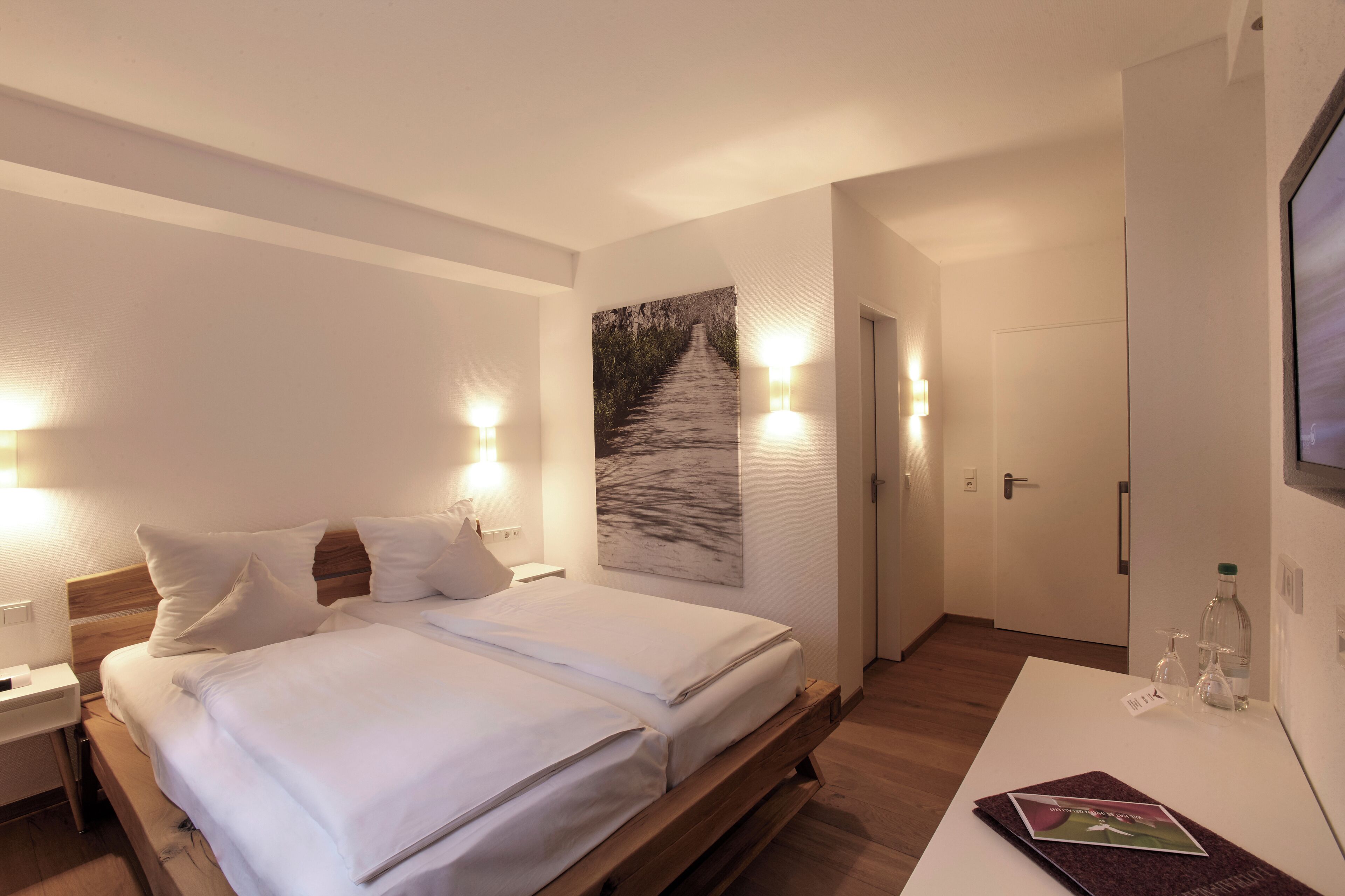 junior double room, 1 queen bed | in-room safe, desk, cots/infant beds, rollaway beds