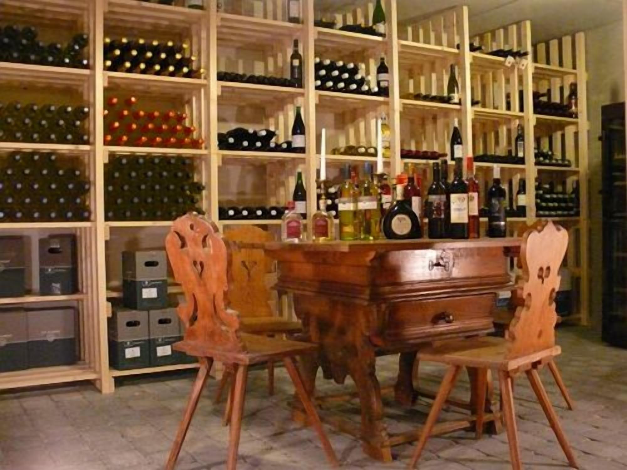 breakfast, lunch, dinner served; regional cuisine