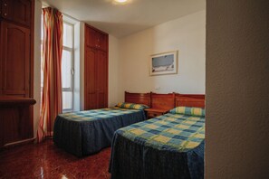 In-room safe, free cots/infant beds, WiFi - Servatur Barbados (San Bartolome de Tirajana)