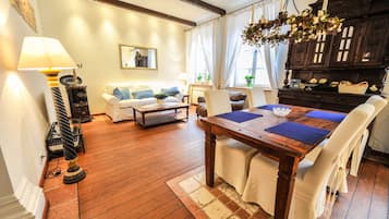 Apartment | Living room | 42-inch flat-screen TV with cable channels, LCD TV, DVD player