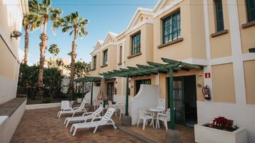 Apartamento (Duplex 2 Adults) | Terraza o patio