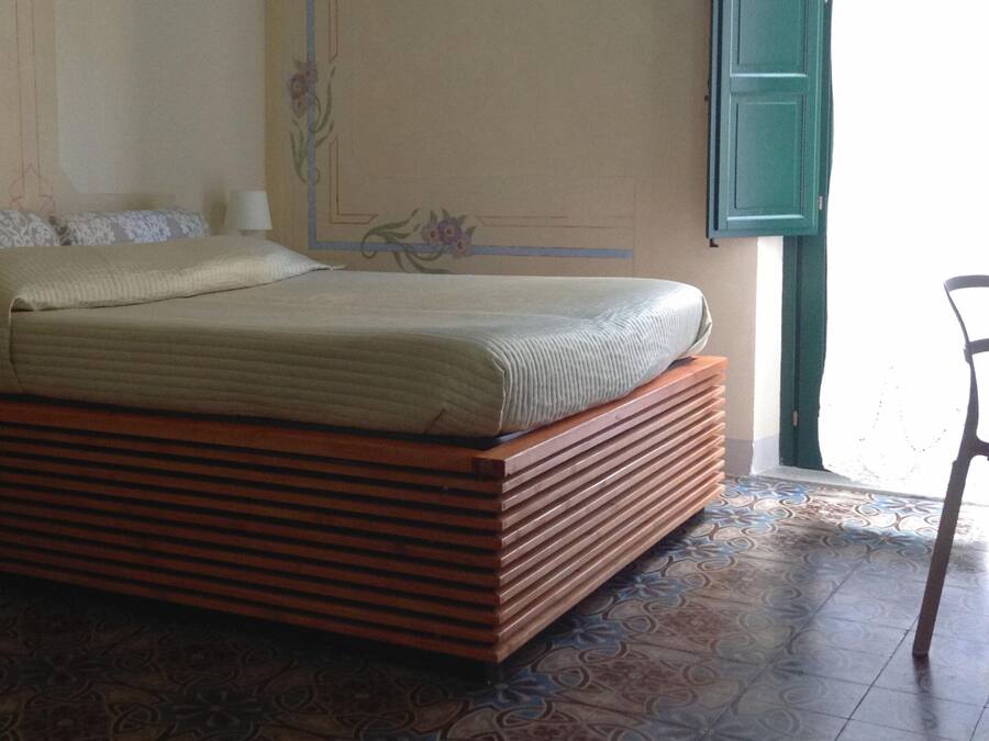 Chambre Double Deluxe (Violet room)