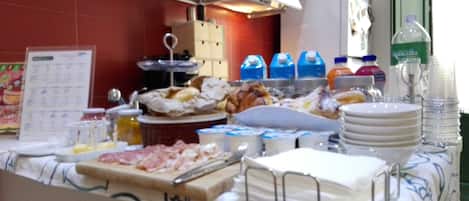 Colazione a buffet inclusa, servita tutte le mattine