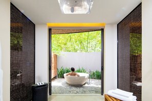 Suite, 2 Bedrooms (Papagayo, Pool) | Bathroom | Shower, rainfall showerhead, designer toiletries, hair dryer