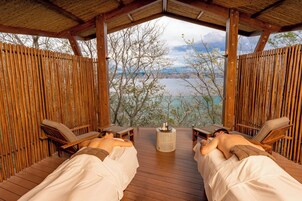 Couples treatment rooms, steam room, body treatments, aromatherapy