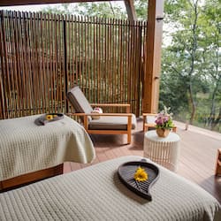 Couples treatment rooms, steam room, body treatments, aromatherapy