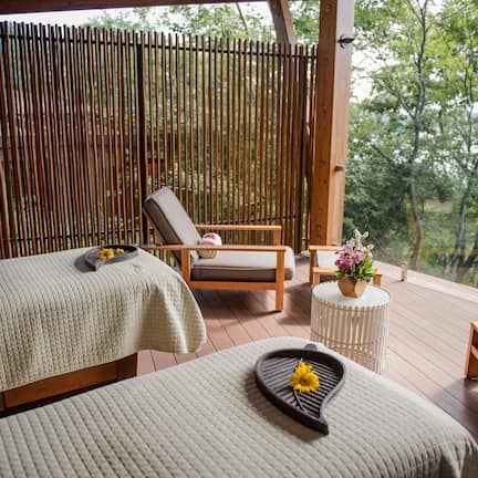 Couples treatment rooms, steam room, body treatments, aromatherapy