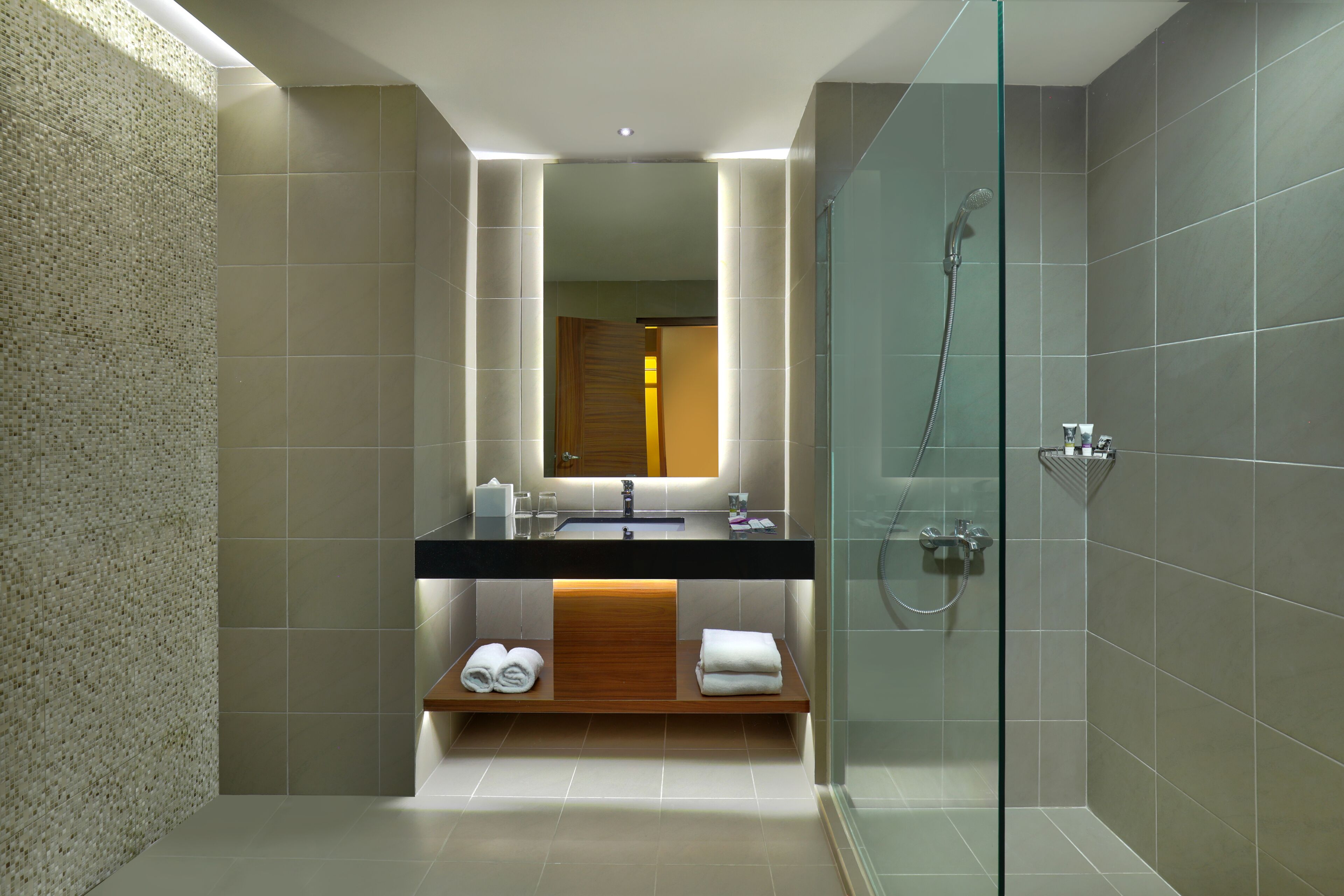 junior suite, 1 double bed (ocean) | minibar, in-room safe, desk, soundproofing