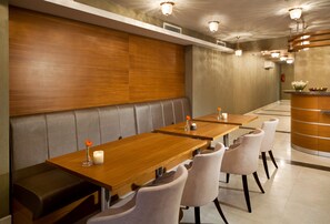 Lobby sitting area - Gravis Suites (Istanbul)