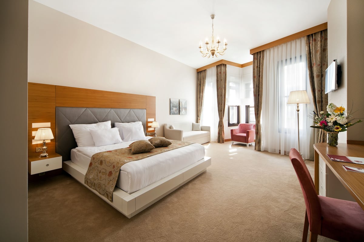 Habitación Deluxe | Sábanas de algodón egipcio, ropa de cama hipoalergénica y edredón