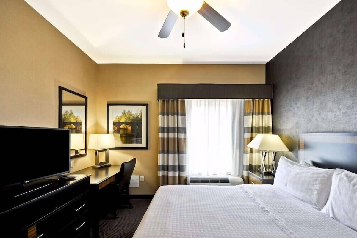 In-room safe, free cots/infant beds, free WiFi, bed sheets