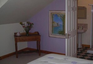 Iron/ironing board, free cribs/infant beds, free WiFi - Sunville House (Ballycotton)